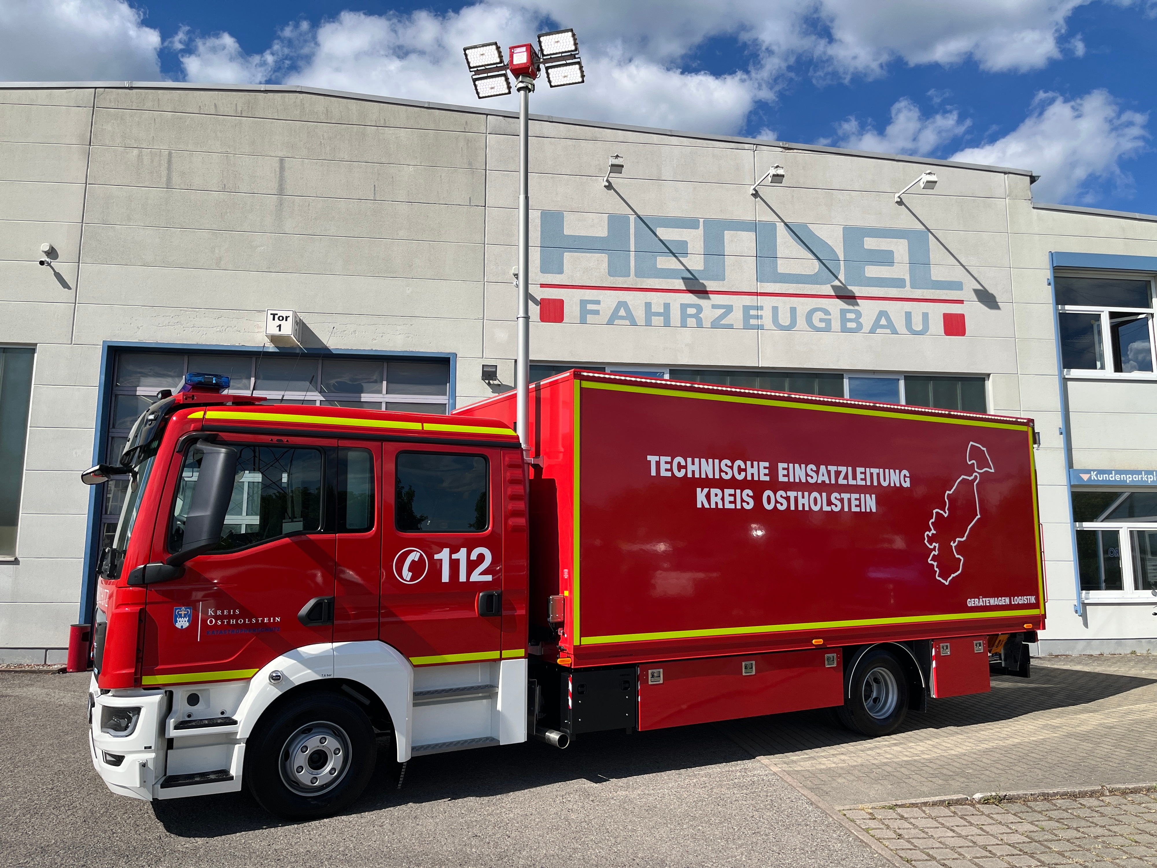 HENSEL Fahrzeugbau Auslieferungsfoto