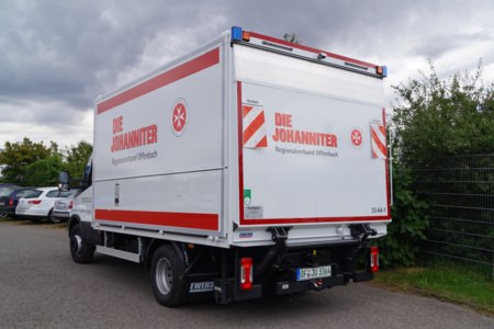 Nachrüstung Digitalfunk & Beklebung - Johanniter Rodgau, Ort/Kunde: Johanniter-Unfall-Hilfe e.V., Fahrzeug: Iveco Daily 72C, Typ: Reparatur