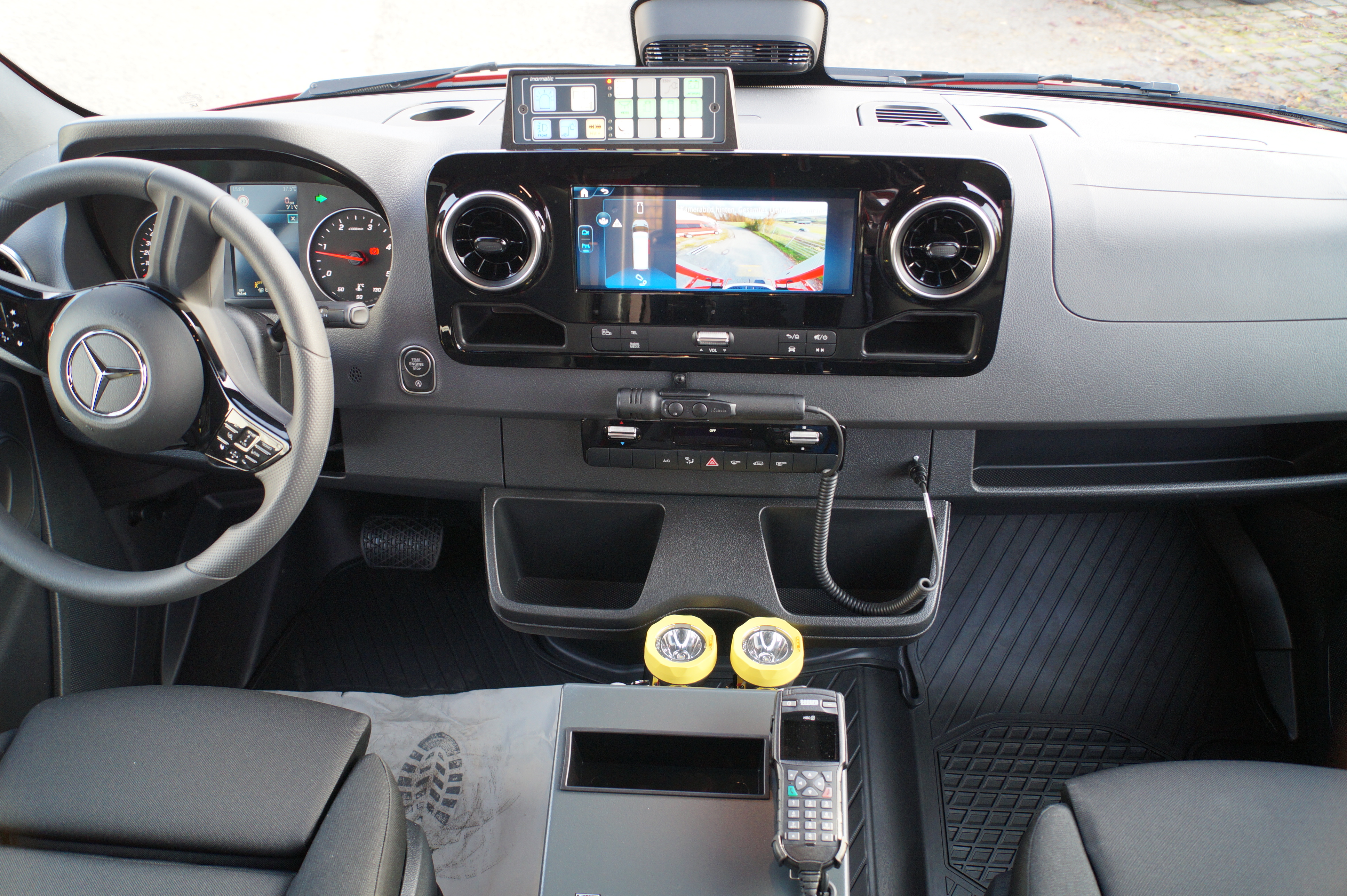 HENSEL Fahrzeugbau Auslieferungsfoto