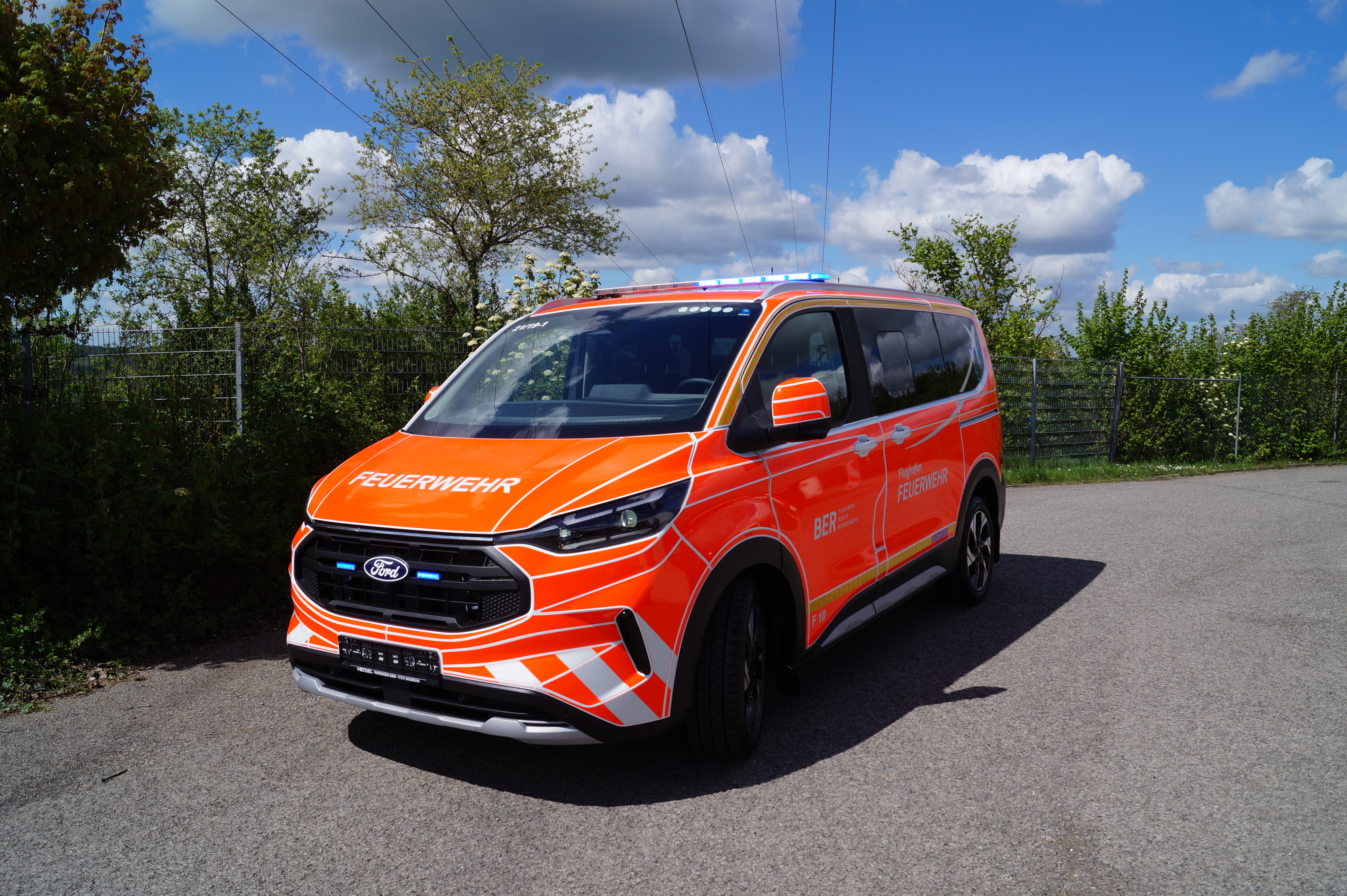 MZF - Active - Berlin Airport Schönefeld, Ort/Kunde: Flughafen Berlin Brandenburg GmbH, Fahrzeug: Ford Custom Active L1 H1, Typ: MZF-MTW-MTF - HENSEL Fahrzeugbau - Auslieferung Kundenfahrzeug