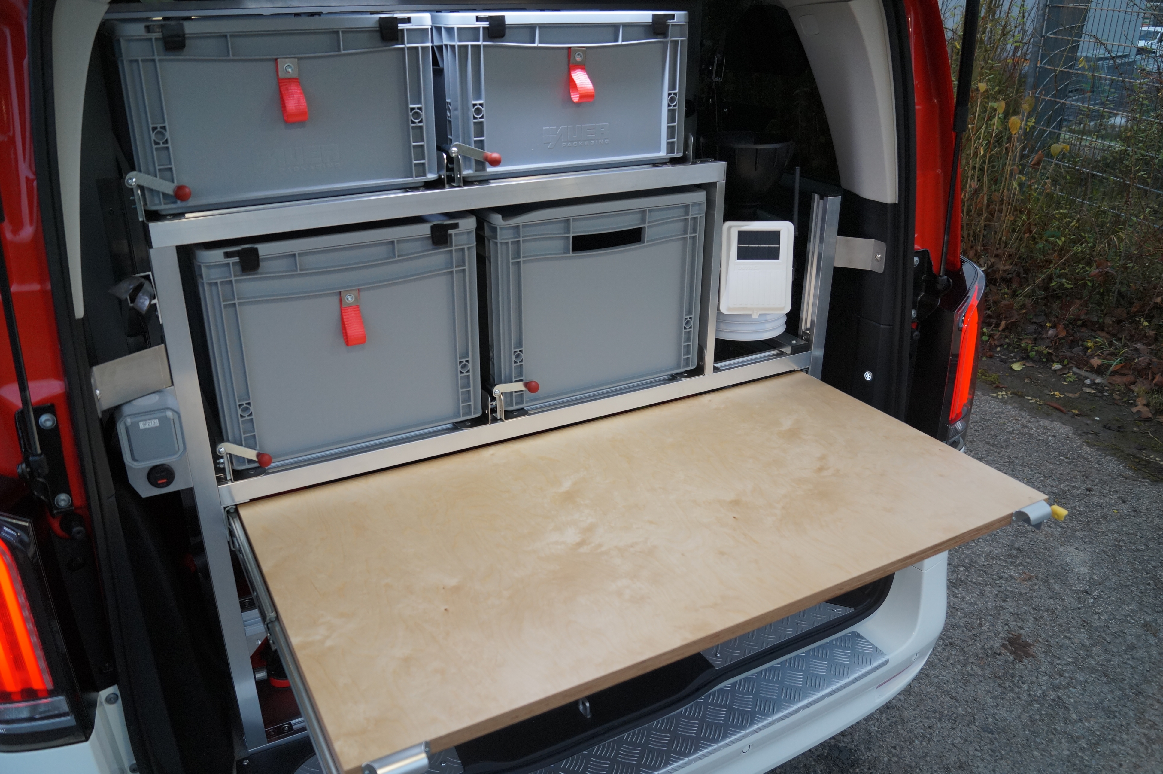 HENSEL Fahrzeugbau Auslieferungsfoto