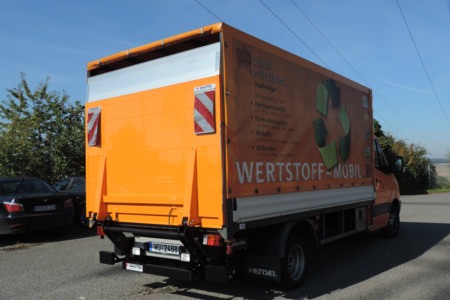 Erneuerung der Ladebordwand, Ort/Kunde: Die Stadtreiniger, Fahrzeug: Ford Transit 330 L2H2, Typ: Reparatur - HENSEL Fahrzeugbau - Auslieferung Kundenfahrzeug