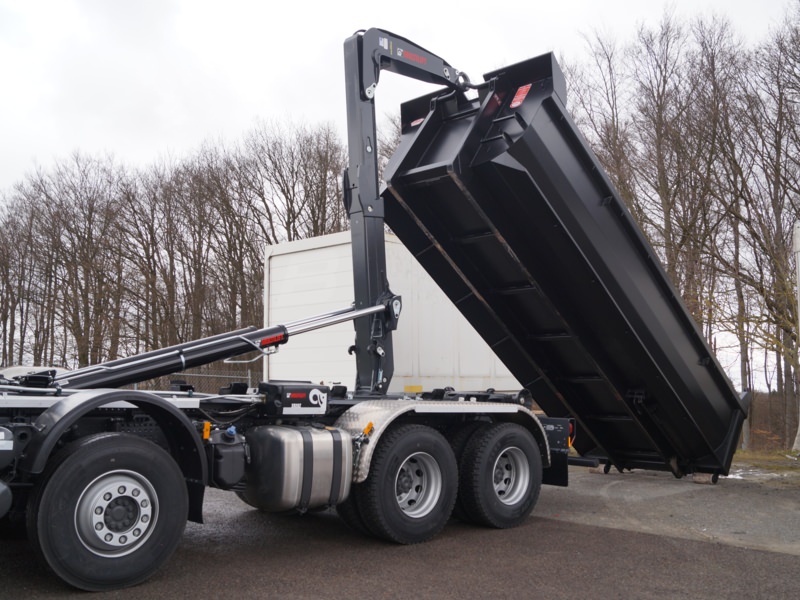 HENSEL Fahrzeugbau - Nachrüstung Warnbalken & Arbeitsscheinwerfer- Väth Recycling, Kunde: Recycling Väth