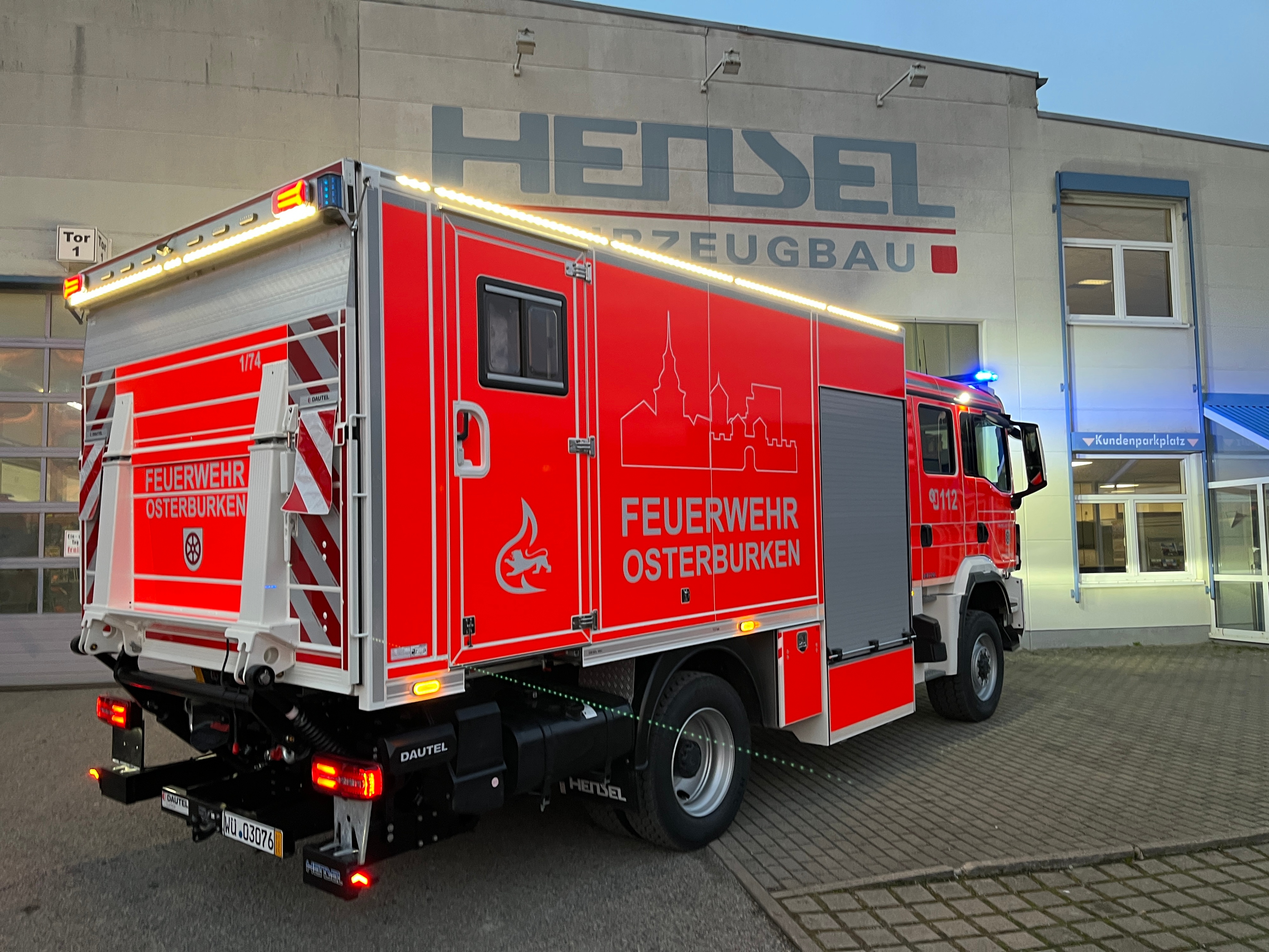 HENSEL Fahrzeugbau Auslieferungsfoto