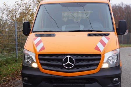 Beklebung Warnmarkierung - Daimler Nürnberg, Ort/Kunde: Daimler AG - Niederlassung Nürnberg, Fahrzeug: MB Sprinter Pritsche, Typ: Ausbau