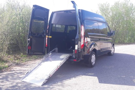 Rollstuhlumbau - Gönen, Ort/Kunde: Fam. Gönen, Fahrzeug: Ford Custom, Typ: Ausbau - HENSEL Fahrzeugbau - Auslieferung Kundenfahrzeug