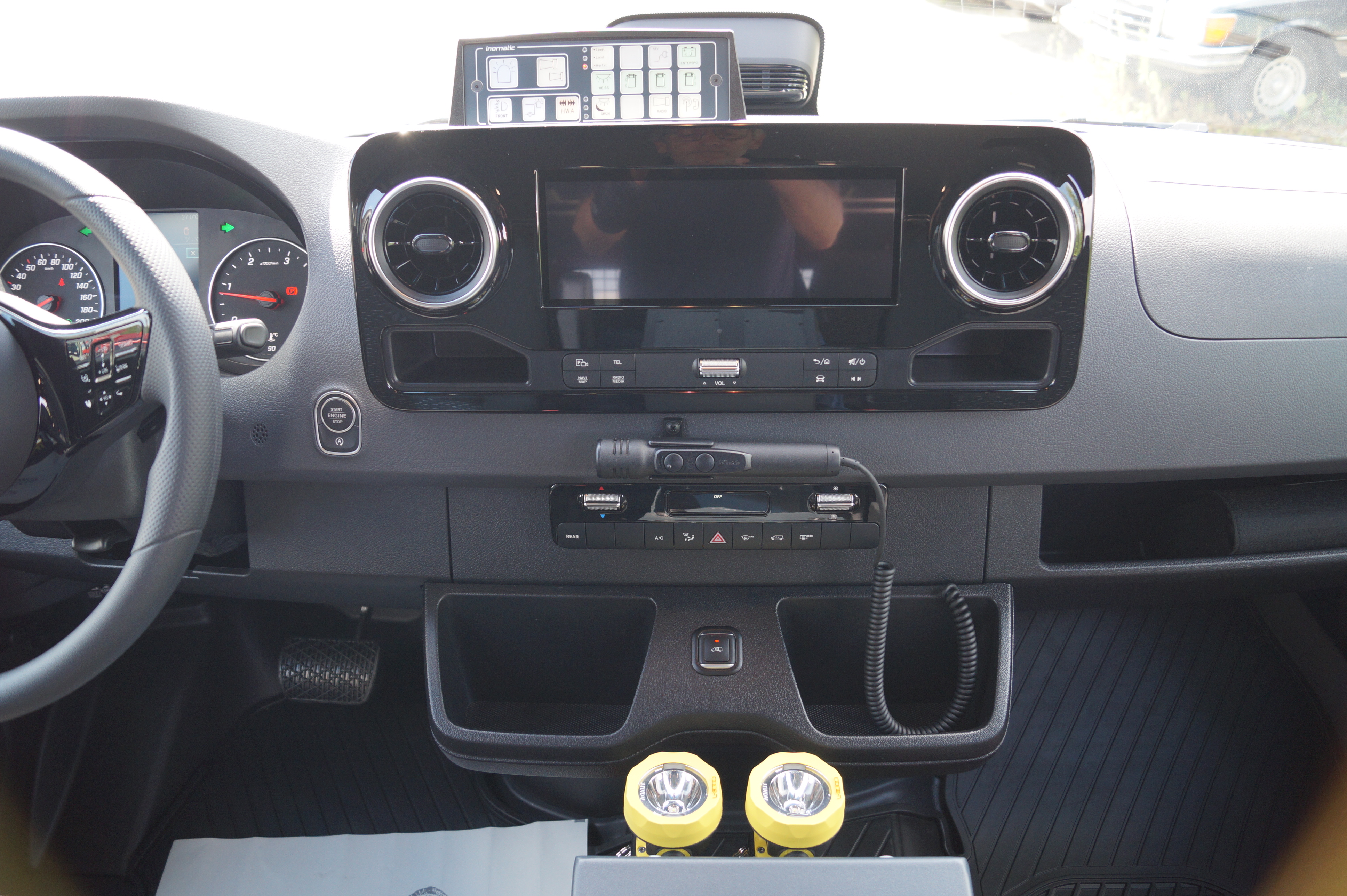 HENSEL Fahrzeugbau Auslieferungsfoto