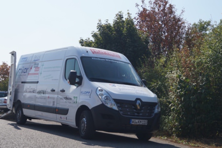 Arzneimitteltransport - Klinikum Würzburg Mitte, Ort/Kunde: Klinikum Würzburg Mitte GmbH, Fahrzeug: Renault Master, Typ: Ausbau