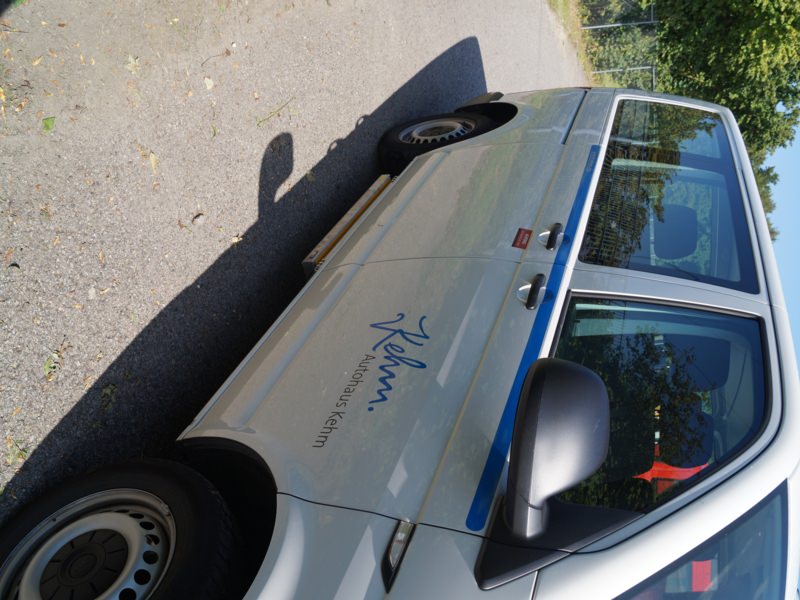 HENSEL Fahrzeugbau - Schiebetritt VW T5 - Autohaus Kehm, Kunde: Autohaus Kehm GmbH